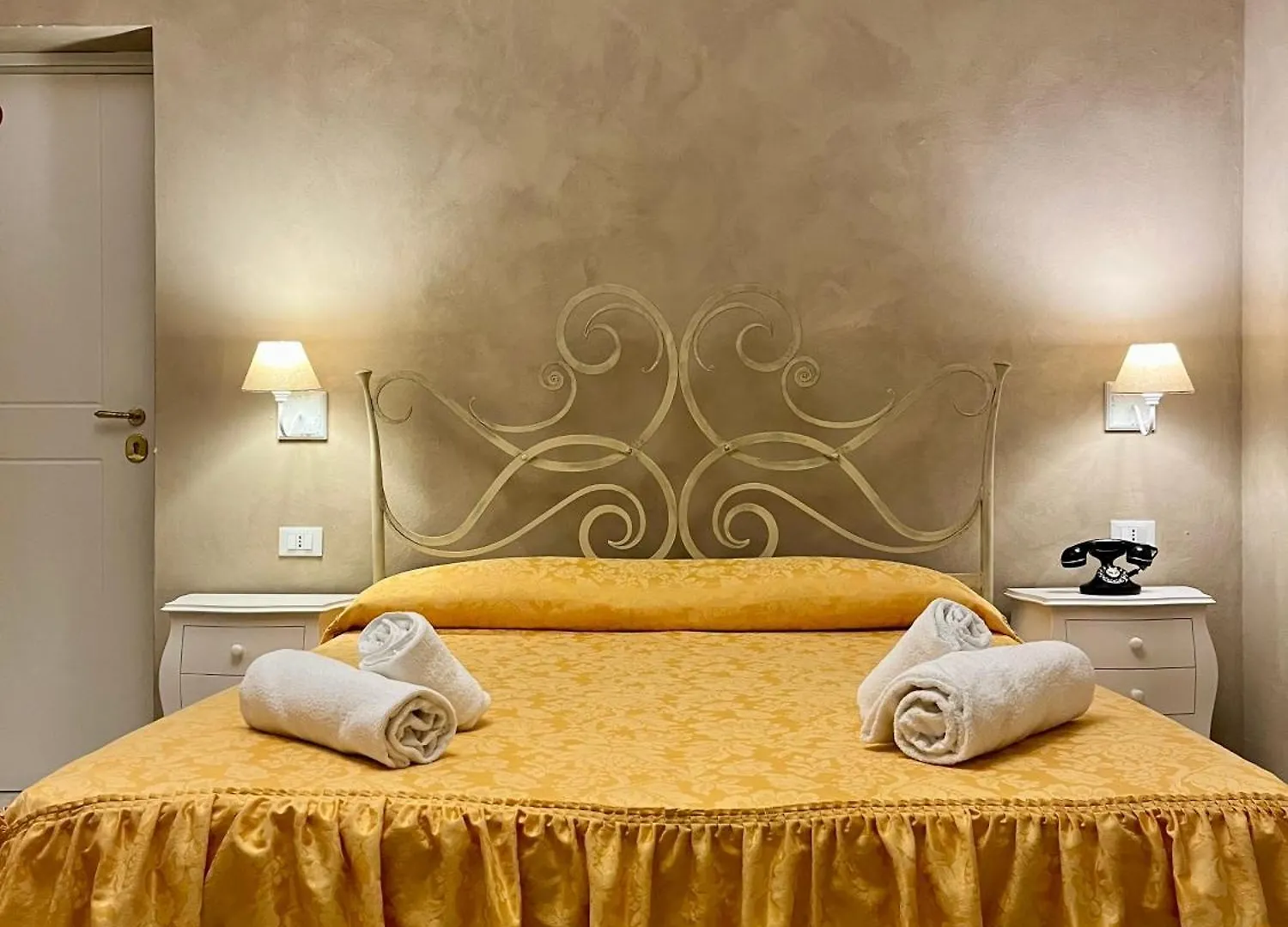 Boutique Hotel Calais Milano 0*, Mailand