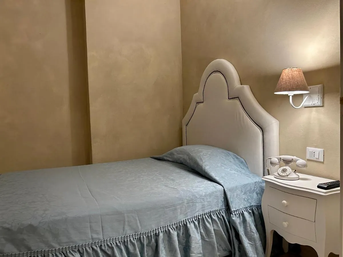 Boutique Hotel Calais Milano 0*,