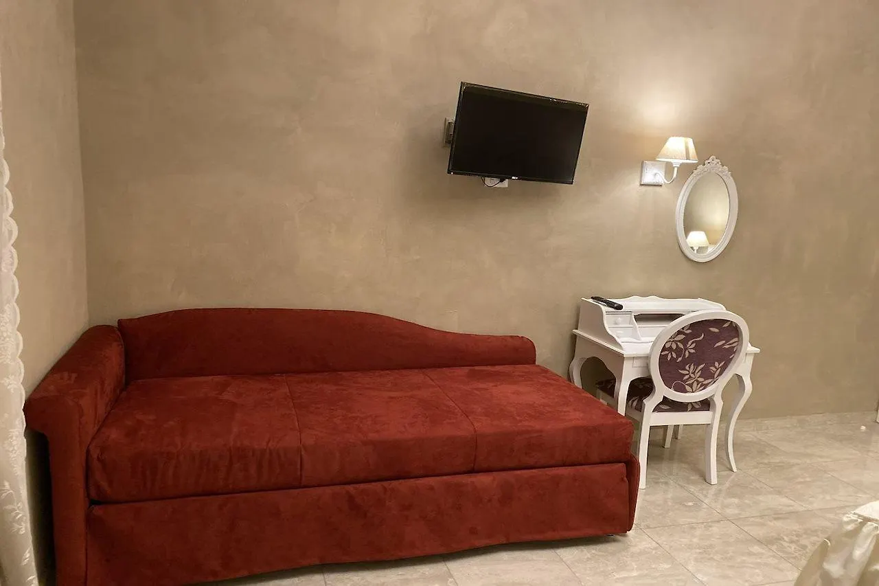 Boutique Hotel Calais Milano 0*,  Italia